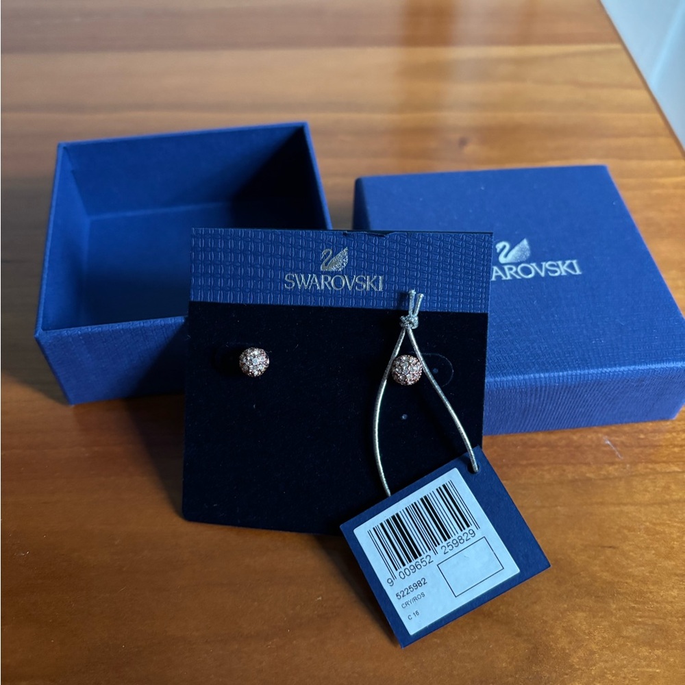 Swarovski Emma women's Stud Earrings